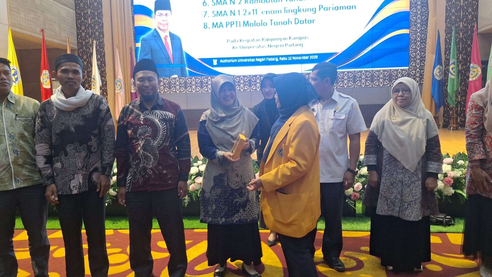STUDY CAMPUS SISWA SMANDATIKA KE UNP DAN PNP
